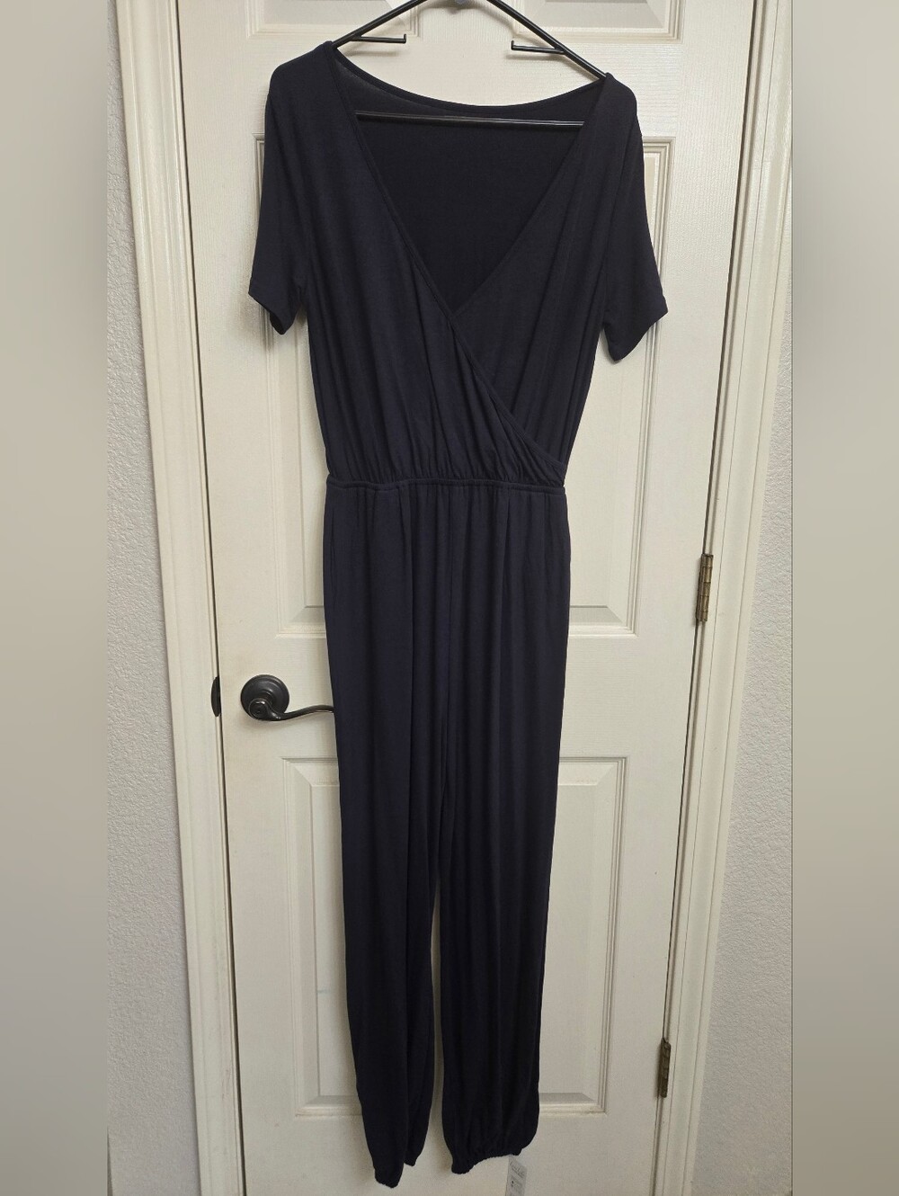 NWT Cupshe Navy V-Neck Short-Sleeve Jumpsuit, Medium - Picture 3 of 7